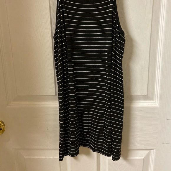 Mossimo tank - Picture 2 of 2